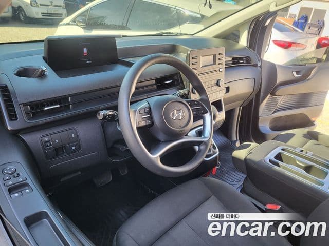 Hyundai Staria Smart, 2023 7