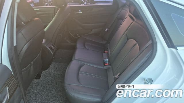 Hyundai LF Sonata 2.0 Smart, 2015 10