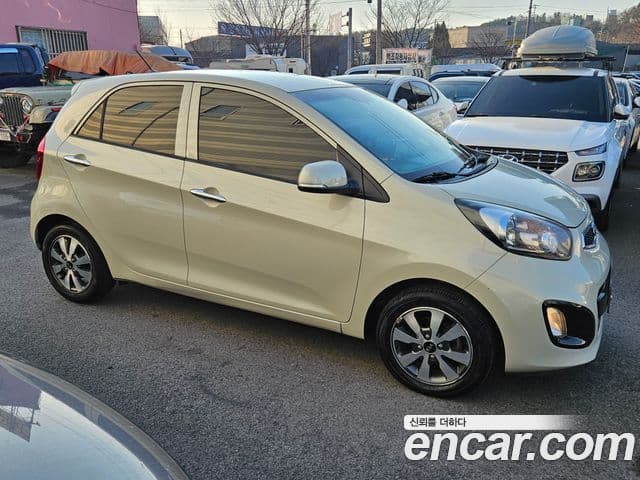 Kia All New Morning Deluxe Trendy, 2014 3