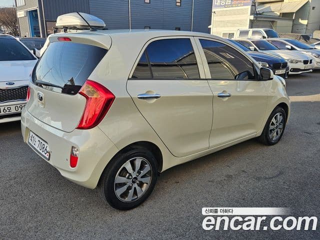 Kia All New Morning Deluxe Trendy, 2014 4