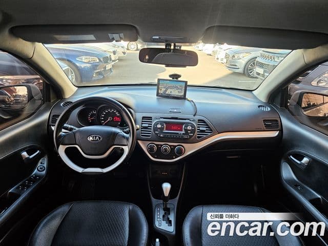 Kia All New Morning Deluxe Trendy, 2014 8