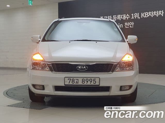 Kia Carnival R топовая версия, 2014 1