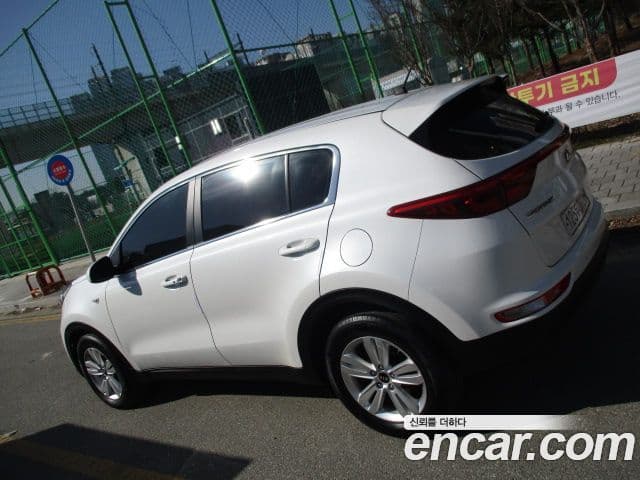 Kia Sportage 4세대 дизель 1.7 2WD Trendy, 2016 6
