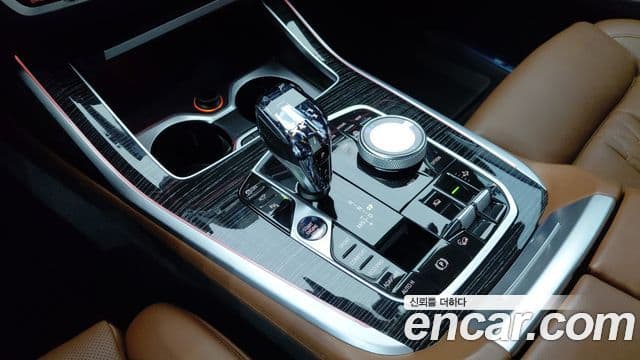 BMW X7 (G07) xDrive 40d M Sport 6인승, 2022 8