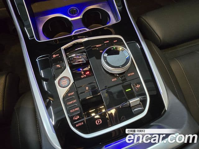BMW X7 (G07) xDrive 40i M Sport 6인승, 2024 9
