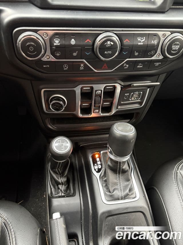 Jeep Wrangler (JL) 2.0 Overland Power top 4도어, 2022 15