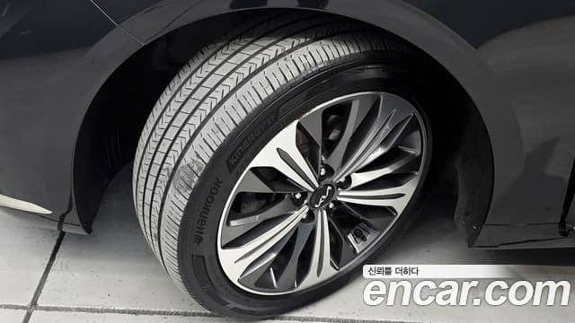 Kia K8 гибрид Noblesse, 2022 все фото