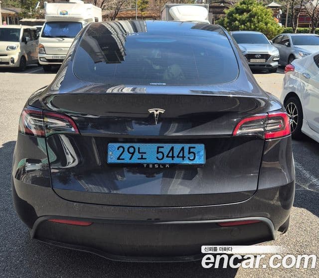 Tesla модель Y, 2024 4