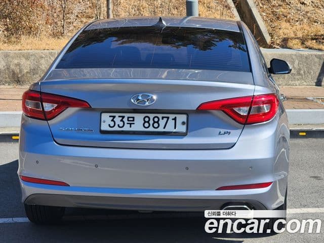 Hyundai LF Sonata Special, 2015 4