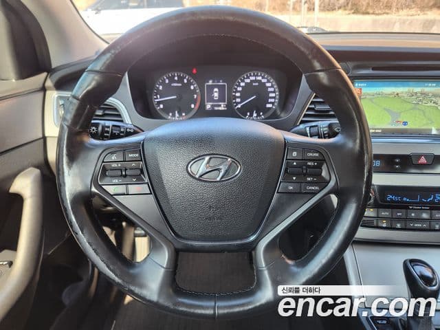 Hyundai LF Sonata Special, 2015 12