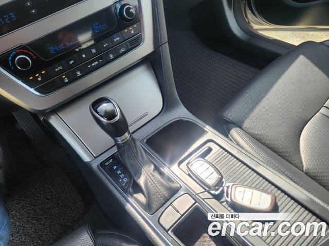 Hyundai LF Sonata Special, 2015 15