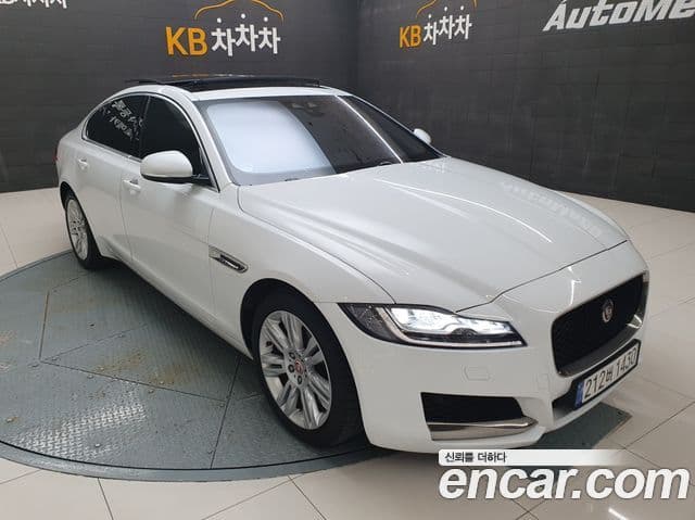 Jaguar XF (X260) 30d Portfolio, 2017 1