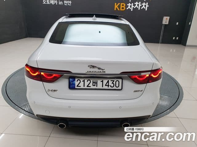 Jaguar XF (X260) 30d Portfolio, 2017 4