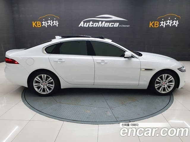 Jaguar XF (X260) 30d Portfolio, 2017 17