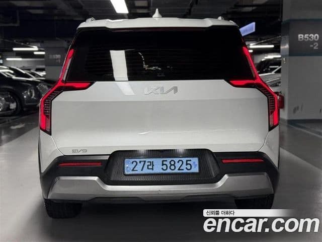 Kia EV9 Air, 2024 3