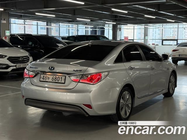 Hyundai Sonata гибрид Modern, 2014 4