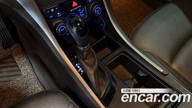 Hyundai Sonata гибрид Modern, 2014 12