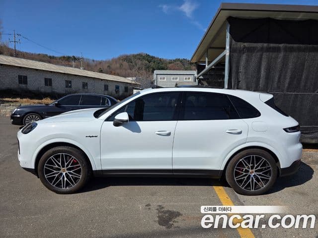 Porsche Cayenne (PO536) 3.0 S E-гибрид, 2025 4