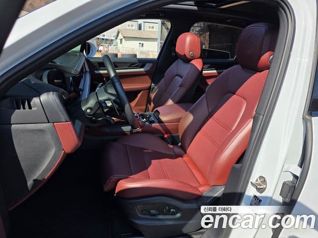 Porsche Cayenne (PO536) 3.0 S E-гибрид, 2025 10