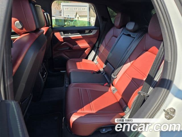 Porsche Cayenne (PO536) 3.0 S E-гибрид, 2025 11