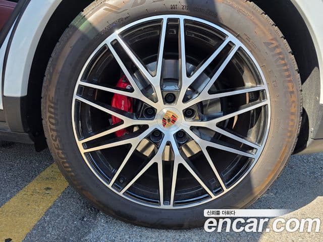 Porsche Cayenne (PO536) 3.0 S E-гибрид, 2025 17