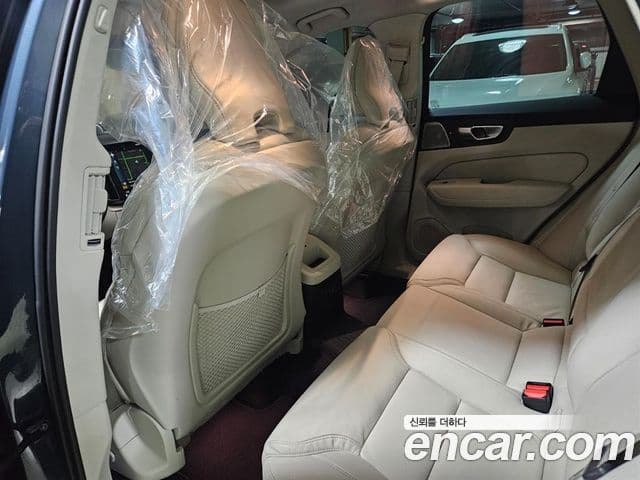 Volvo XC60 2세대 T8 Inscription, 2021 12