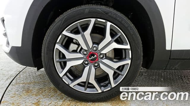 Kia Seltos Signature, 2023 все фото