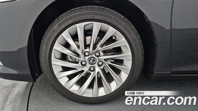 Lexus ES300h 7세대 Luxury Plus, 2023 все фото