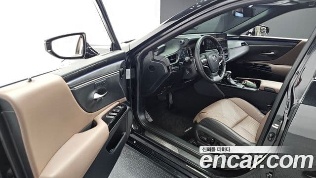 Lexus ES300h 7세대 Luxury Plus, 2023 11