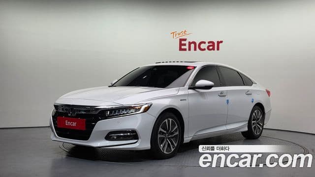 Honda Accord 10세대 2.0 гибрид Туринг (Touring), 2018 1