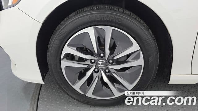 Honda Accord 10세대 2.0 гибрид Туринг (Touring), 2018 все фото