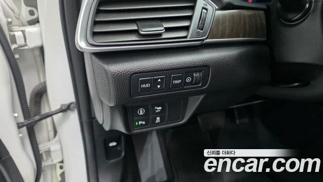 Honda Accord 10세대 2.0 гибрид Туринг (Touring), 2018 14