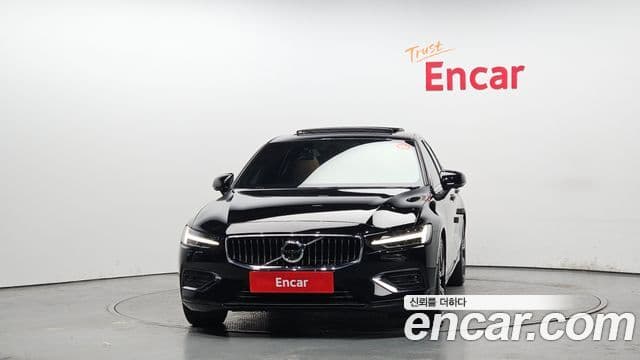 Volvo S60 3세대 B5 Inscription, 2022 3