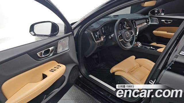 Volvo S60 3세대 B5 Inscription, 2022 11