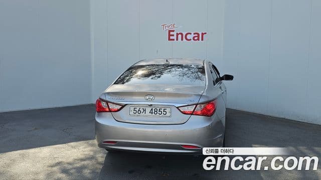 Hyundai YF Sonata чёрный, 2011 4