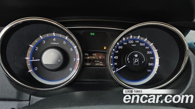 Hyundai YF Sonata чёрный, 2011 8