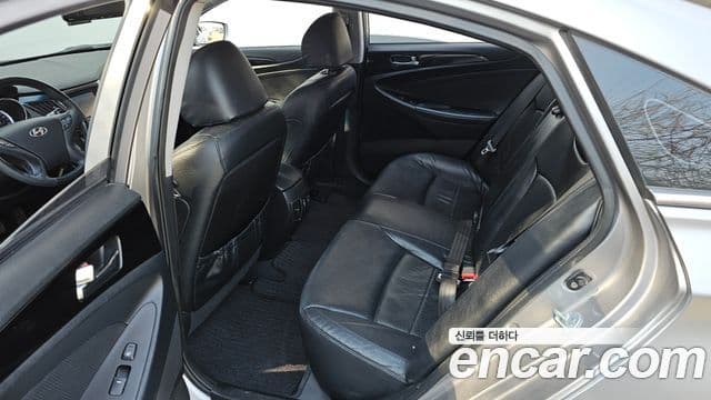 Hyundai YF Sonata чёрный, 2011 12