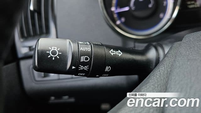 Hyundai YF Sonata чёрный, 2011 17