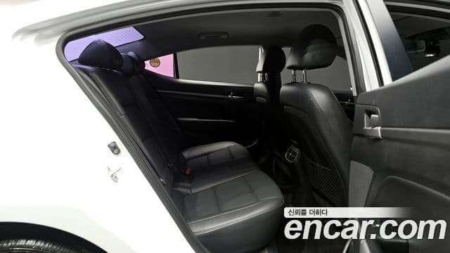 Hyundai Avante AD 1.6 GDI Smart, 2016 12