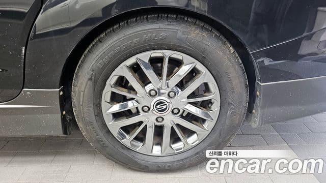 KG모빌리티(SsangYong) Korando 투리스모 4WD Chateau 11인승, 2014 все фото