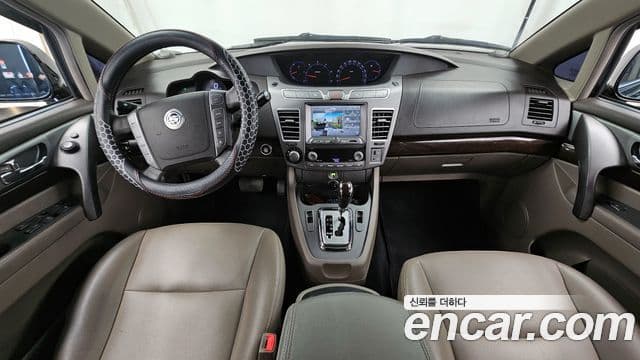 KG모빌리티(SsangYong) Korando 투리스모 4WD Chateau 11인승, 2014 7