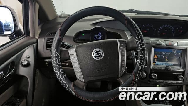 KG모빌리티(SsangYong) Korando 투리스모 4WD Chateau 11인승, 2014 13