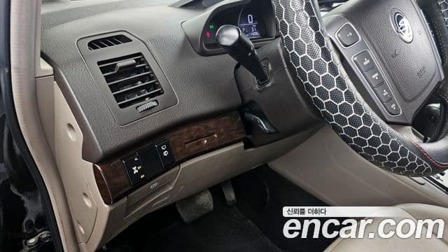 KG모빌리티(SsangYong) Korando 투리스모 4WD Chateau 11인승, 2014 16