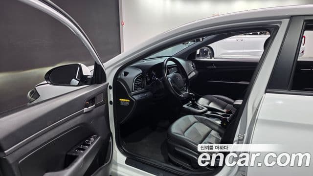 Hyundai Avante AD 1.6 GDI Smart, 2017 11