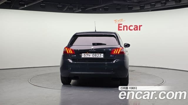 Peugeot 308 2세대 1.6 BlueHDi Allure, 2016 4