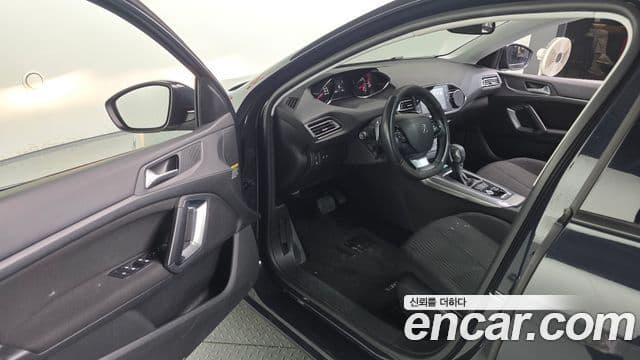 Peugeot 308 2세대 1.6 BlueHDi Allure, 2016 11