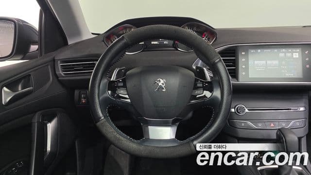 Peugeot 308 2세대 1.6 BlueHDi Allure, 2016 13