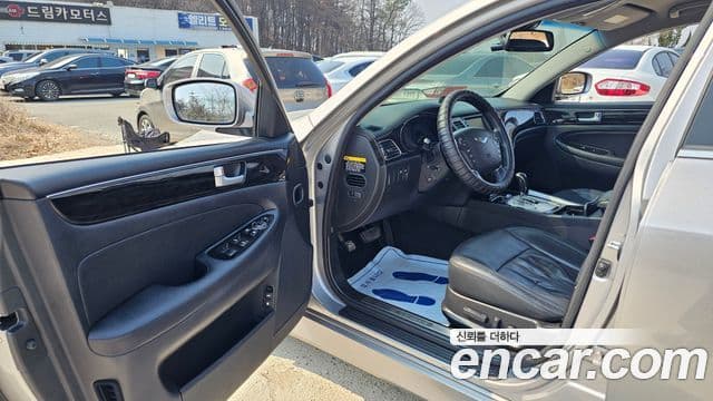 Hyundai Genesis Special, 2013 10