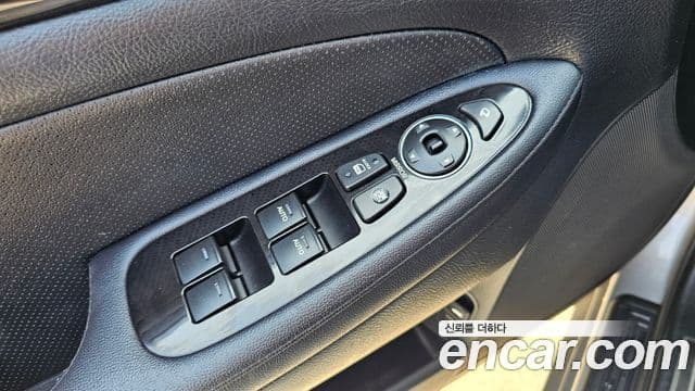 Hyundai Genesis Special, 2013 13