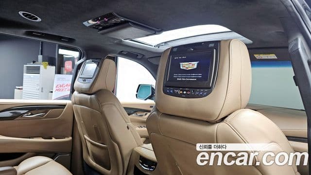 Cadillac Escalade 4세대, 2018 16
